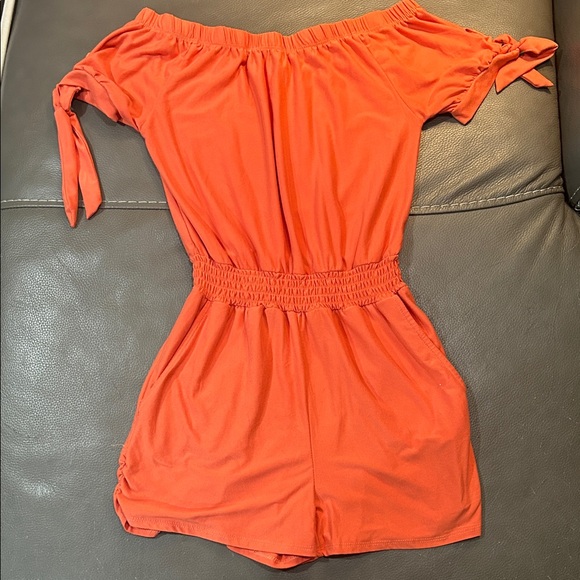 Derek Heart Pants - Derek heart Off-Shoulder Orange Romper, size S